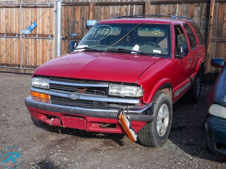 1998  Chevrolet  Blazer  4WD - Roller Auctions