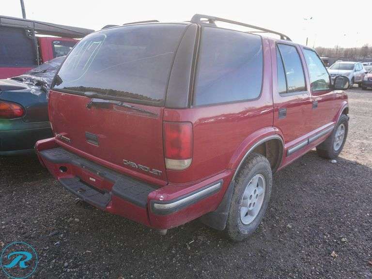 1998  Chevrolet  Blazer  4WD - Roller Auctions