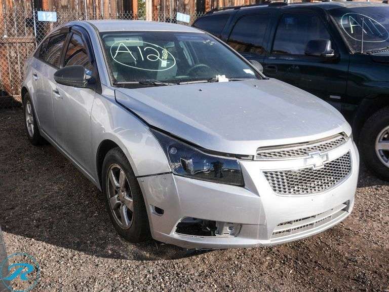 2013  Chevrolet  Cruze LS  FWD - Roller Auctions
