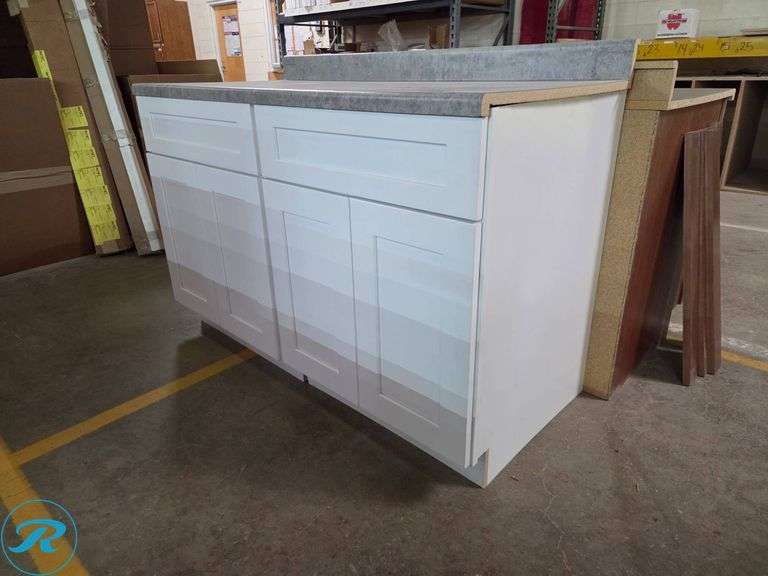 2-Piece Kitchen Cabinet Set - Roller Auctions