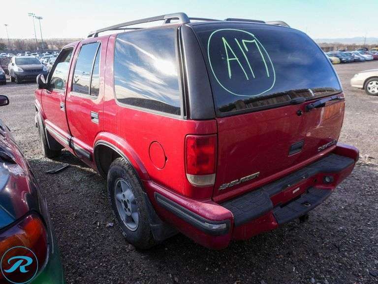 1998  Chevrolet  Blazer  4WD - Roller Auctions