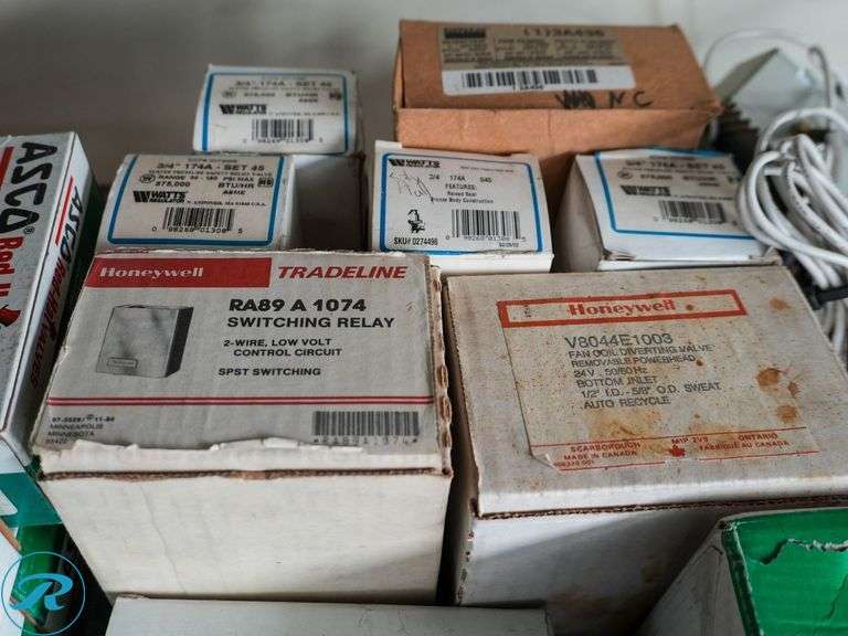Assorted Electrical Components - Roller Auctions