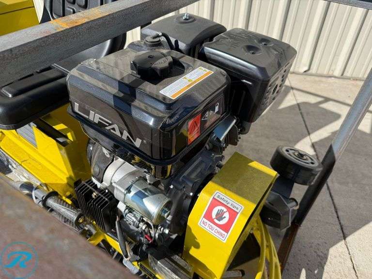 New  SDLOOL  80R2813  Ride-On Concrete Power Trowel - Roller Auctions