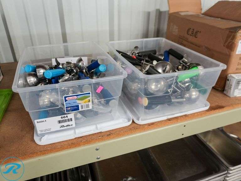 (2) Trays of Ice Cream Scoops - Roller Auctions