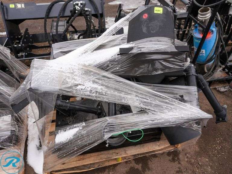 (4) Pallets Carmanah R820 Dual Solar Panels & Durasig Yellow Caution ...