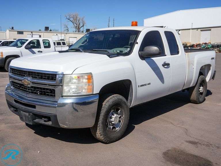 2007  Chevrolet  Silverado   2500 HD  4WD Super Cab  Pickup - Roller Auctions