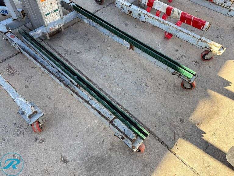 Genie SLC-24 Superlift Contractor Lift, 24' Platform Height - Roller ...
