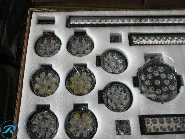 New JCT 16-Piece LED Work Light Set - Roller Auctions