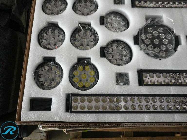 New JCT 16-Piece LED Work Light Set - Roller Auctions