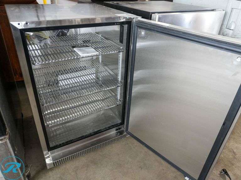 Dometic Outdoor Refrigerator - Roller Auctions