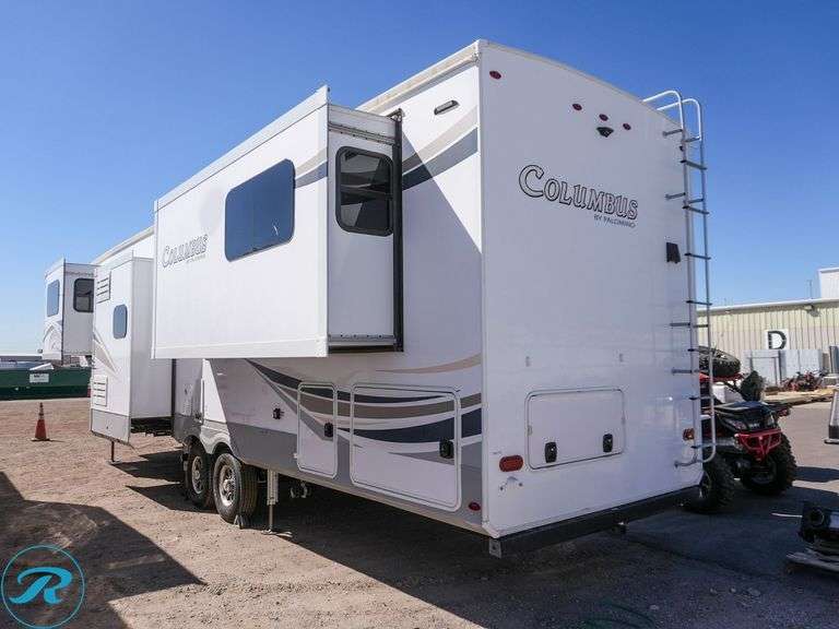 2021  Forest River  CMF389FL Palomino Columbus 1942  T/A  5th Wheel Camper - Roller Auctions