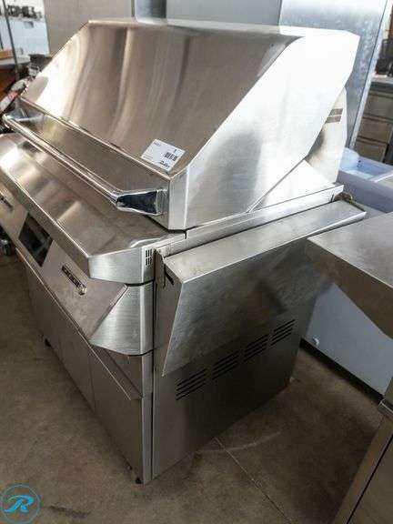 Twin Eagles TEP936, 3L" Wifi Controlled Pellet Grill And Smoker With Digital Touchscreen - Roller Auctions