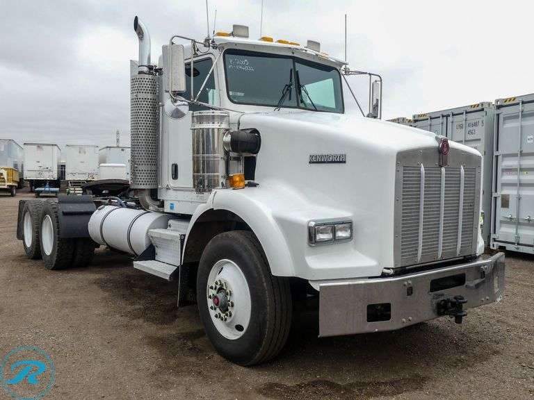2005  Kenworth  T800  T/A Truck Tractor - Roller Auctions