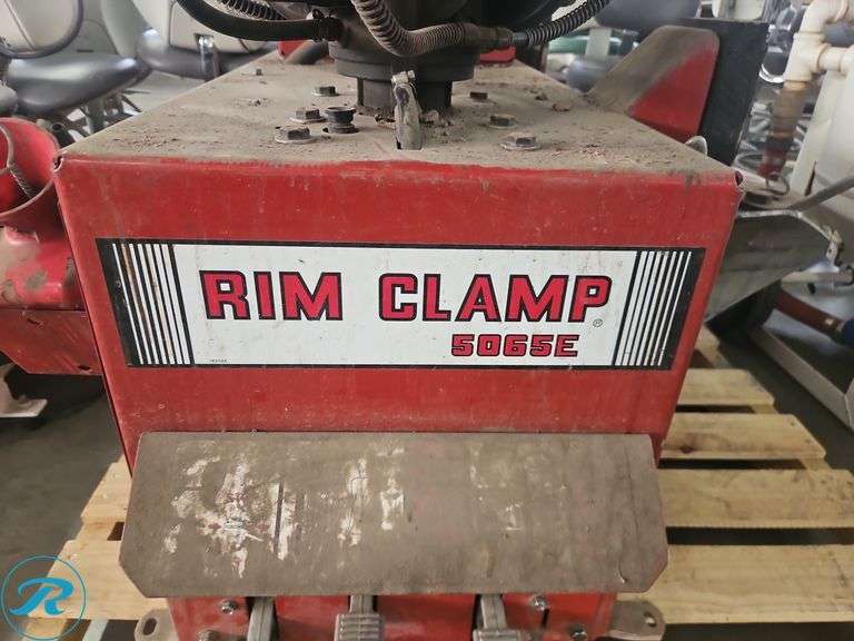 Coats 5065e Rim Clamp Tire Changer - Roller Auctions