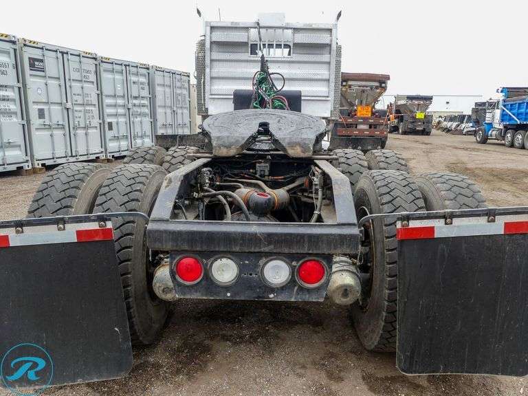 2005  Kenworth  T800  T/A Truck Tractor - Roller Auctions