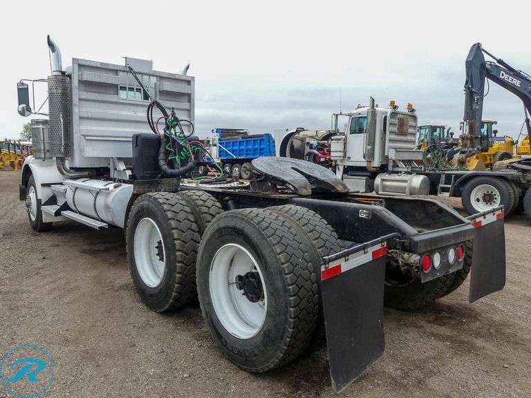 2005  Kenworth  T800  T/A Truck Tractor - Roller Auctions