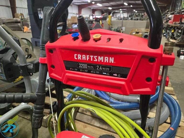 Craftsman CMXGWAS20735 Pressure Washer, 3200 PSI 2.4 GPM, Gas - Roller ...