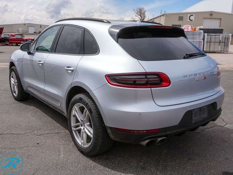 2018  Porsche  Macan  S  AWD  SUV - Roller Auctions