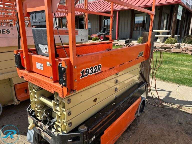 2017 JLG 1932R Scissor Lift - Roller Auctions