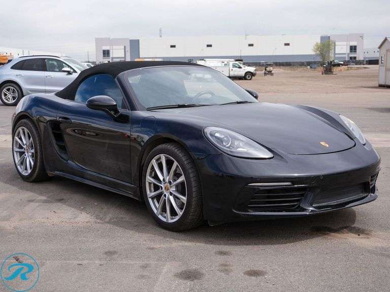 2017  Porsche  718 Boxster  RWD Coupe - Roller Auctions