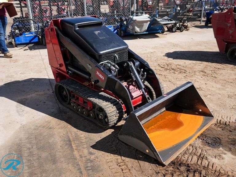 2022  Toro  22324 TX-525  Mini Crawler Skid Steer Loader - Roller Auctions