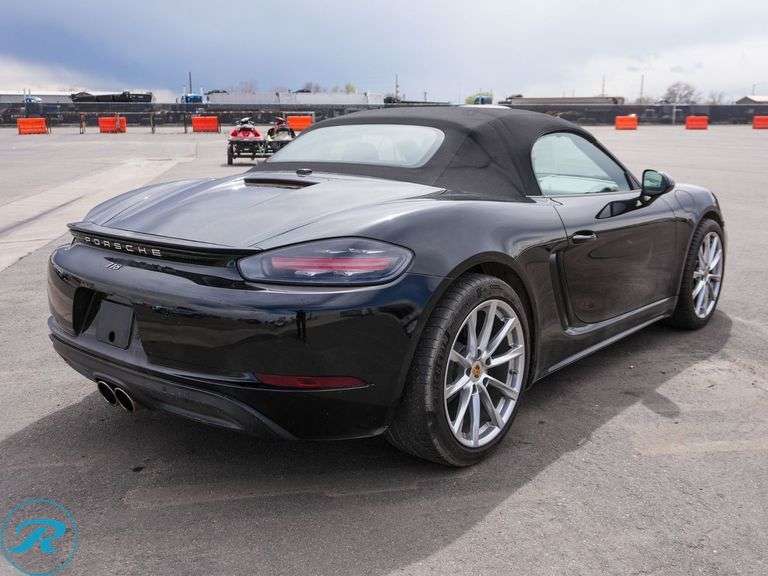 2017  Porsche  718 Boxster  RWD Coupe - Roller Auctions
