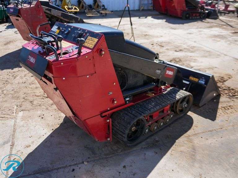 2022  Toro  22324 TX-525  Mini Crawler Skid Steer Loader - Roller Auctions