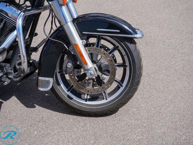 2014 Harley Davidson Road King Motorcycle - Roller Auctions