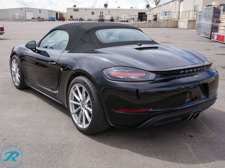 2017  Porsche  718 Boxster  RWD Coupe - Roller Auctions