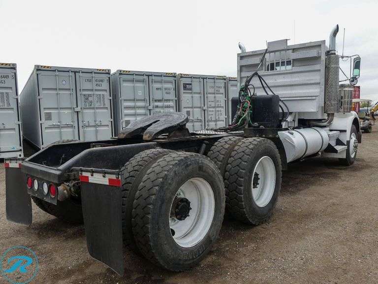 2005  Kenworth  T800  T/A Truck Tractor - Roller Auctions