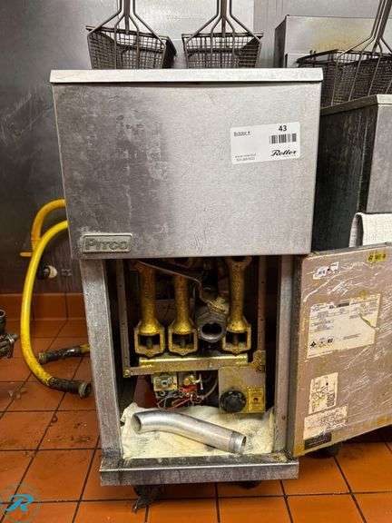 Frymaster 35C+ Commercial Gas Fryer with Two Baskets - Roller Auctions