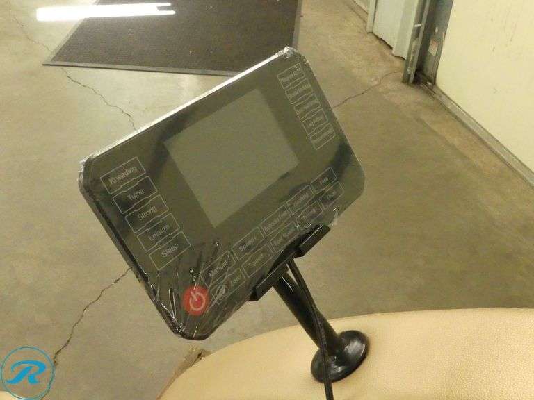 New SKLP SK-S13 Massage Chair - Roller Auctions