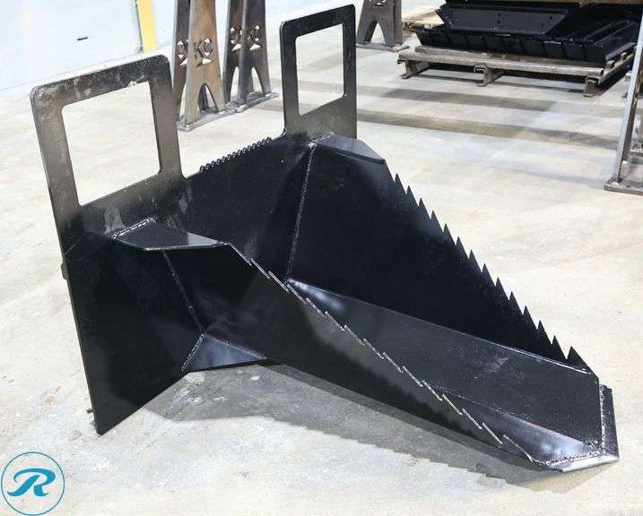 New Kit Containers Tree Spade Bucket to Fit Skid Steer Loader, 40" - Roller Auctions