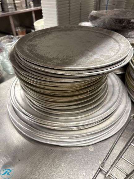 Aluminum Pizza Pans with Metal Rack - Roller Auctions