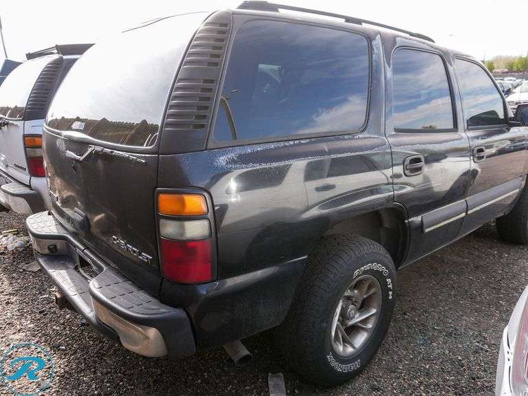 2004  Chevrolet  Tahoe LS   4WD - Roller Auctions