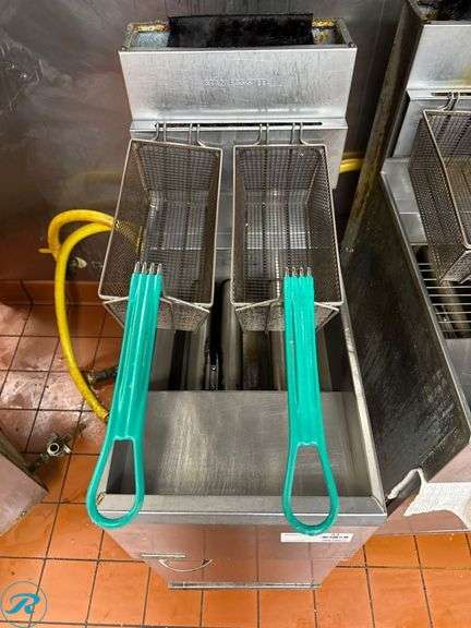 Frymaster 35C+ Commercial Gas Fryer with Two Baskets - Roller Auctions