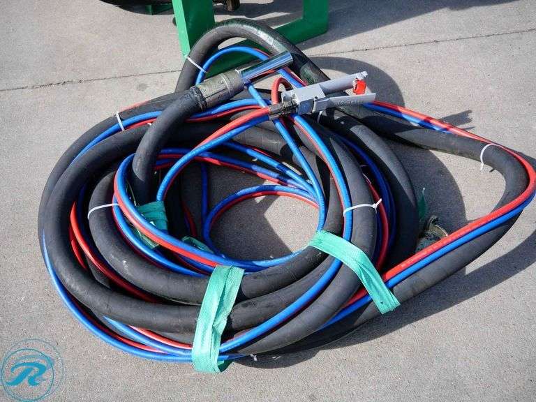New DB500 Dustless Abrasive Blaster With Hoses (Slight Damage to Front Legs) - Roller Auctions