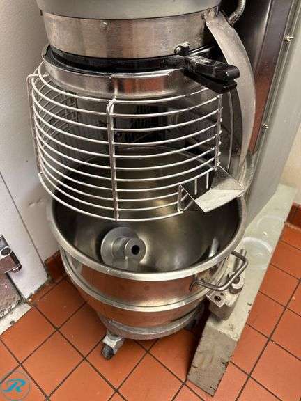 Globe SP62P Commercial 60qt Planetary Mixer with Stainless Steel Bowl and Hook - Roller Auctions