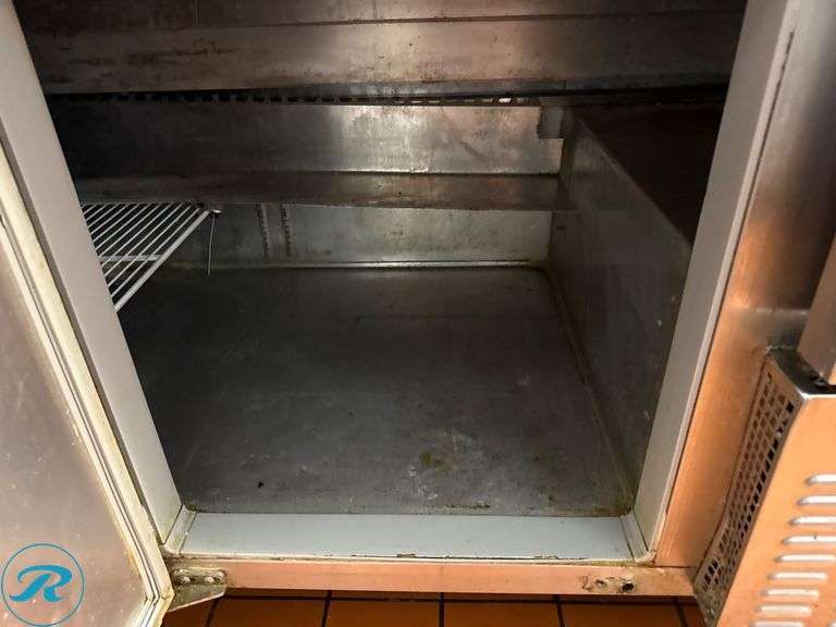 Continental CPA93 Refrigerated Prep Table, Stainless Steel, 93″ - Roller Auctions
