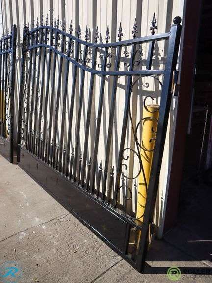New Greatbear 20' Bi-Parting Iron Gate - Roller Auctions