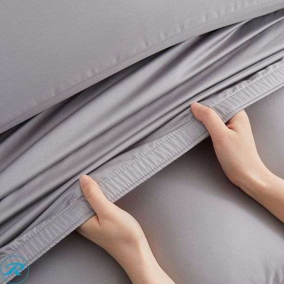 Kirkland Signature 680 Thread Count Sheet Set - New - Roller Auctions