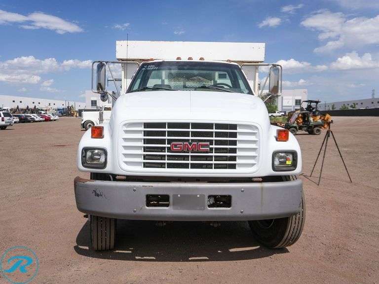 2000 GMC C6500 RWD Stakebody Truck - Roller Auctions
