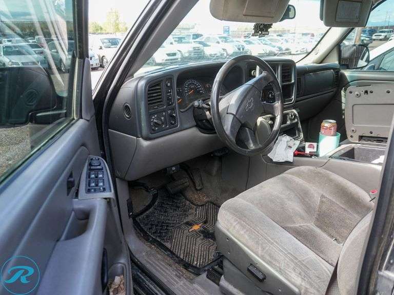 2004  Chevrolet  Tahoe LS   4WD - Roller Auctions