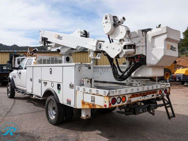 2016 Ram 5500 Heavy Duty 4WD Crew Cab Bucket Truck - Roller Auctions