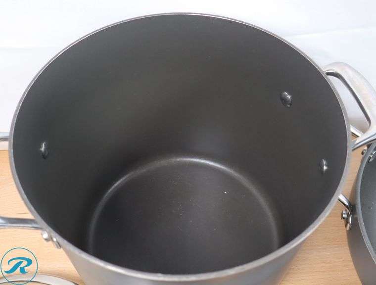 Kirkland Signature 12-piece Non-Stick Cookware Set - Used - Roller Auctions