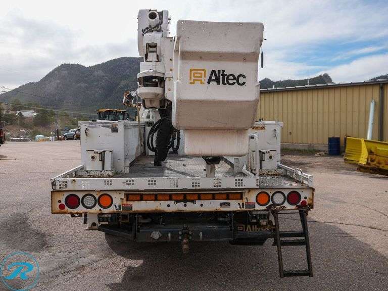 2016 Ram 5500 Heavy Duty 4WD Crew Cab Bucket Truck - Roller Auctions