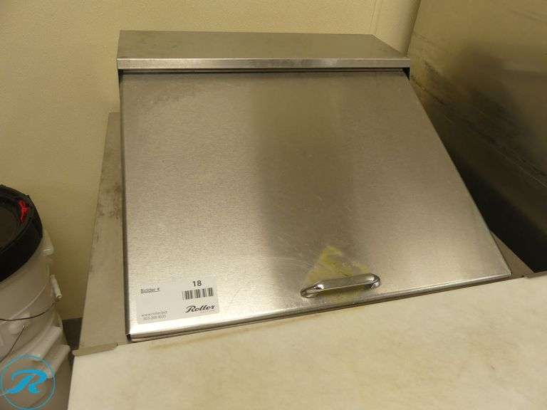 Delfield 4427N-9M Single Door Refrigerated Sandwich Prep on Casters (Turns On Does Not Cool) - Roller Auctions