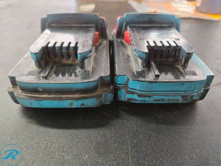 (2) Milwaukee M18 1.5Ah Red Lithium Battery Packs - Roller Auctions