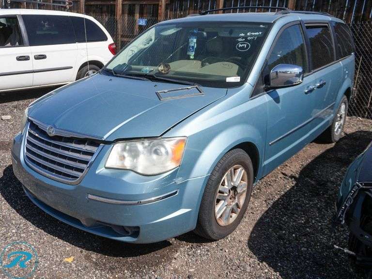 2008  Chrysler  Town & Country Limited  FWD