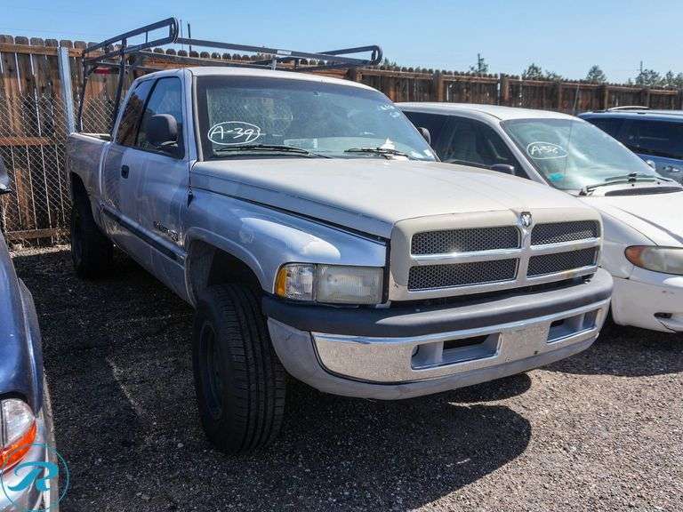 2001 Dodge Ram 1500 Laramie ST 4WD - Roller Auctions